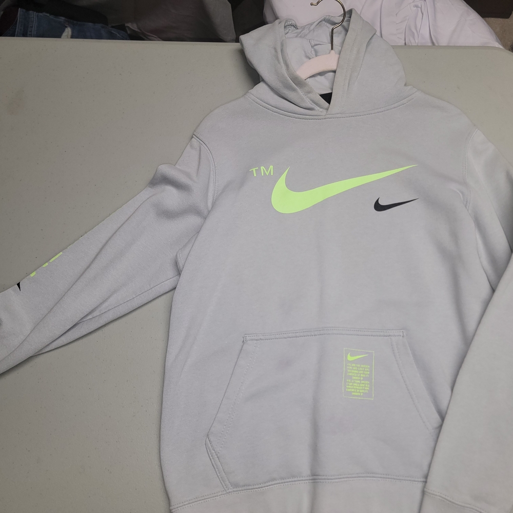 Nike Men's Gray Hoodie